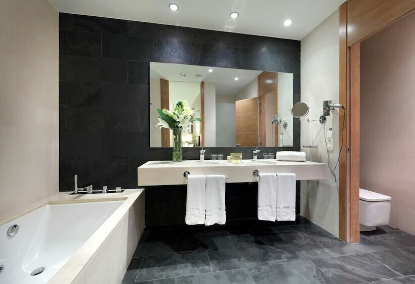 주니어 스위트, Eurostars Lucentum