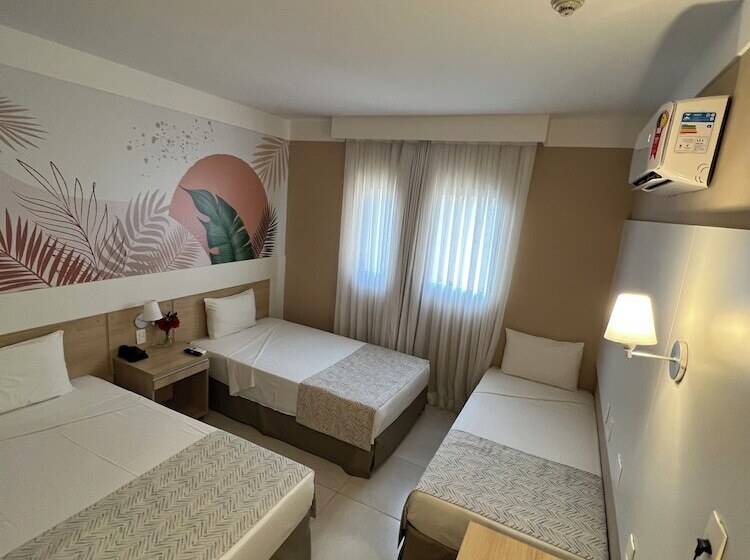 Standaard Driepersoonskamer, Fildi