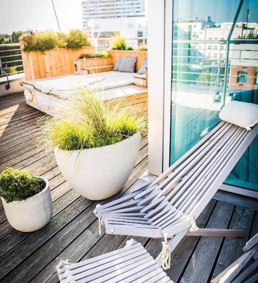 اتاق استاندارد با چشم‌انداز, Fjord Hotel Berlin