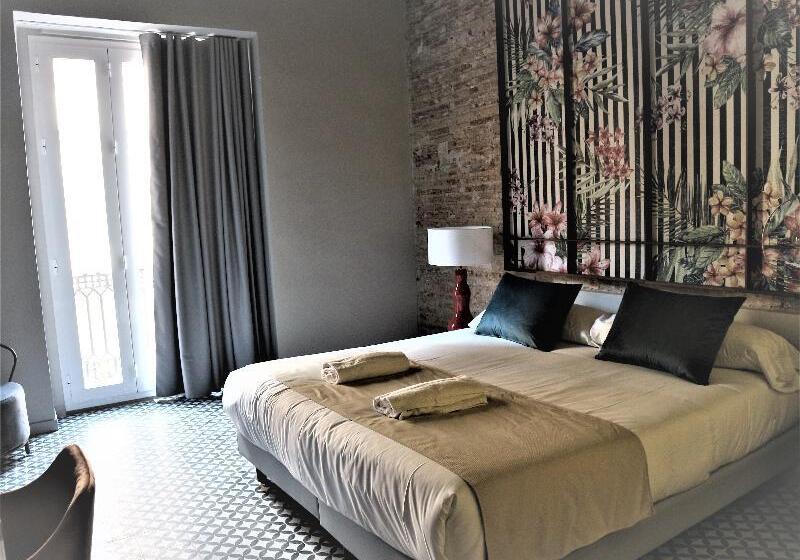 适合残疾人士使用的带超级大床的标准间, Holiday Inn Express Hotel & Suites Hesperia By Ihg