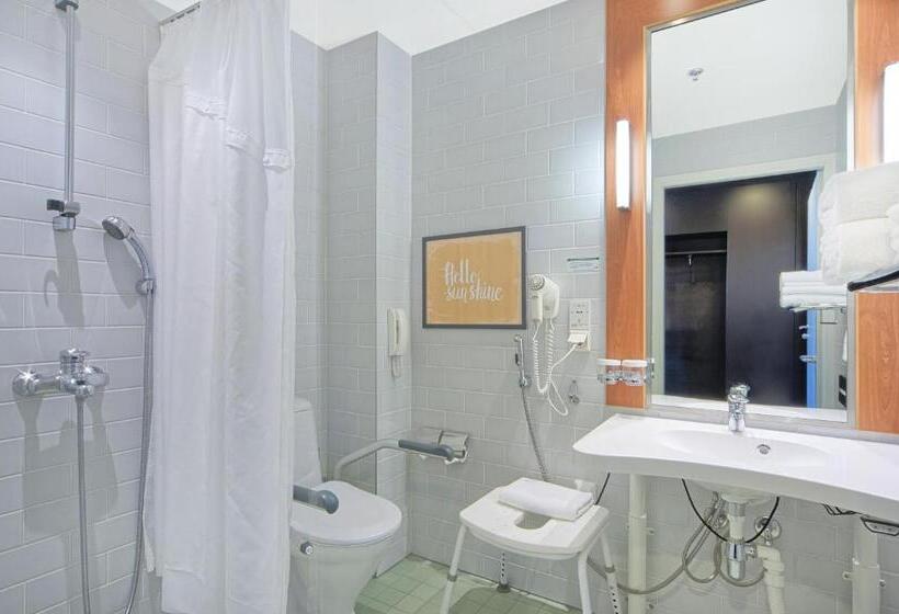 Standardzimmer (behindertengerecht), Holiday Inn Helsinki West   Ruoholahti, An Ihg