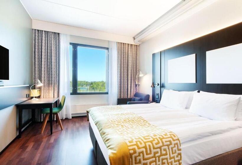 Standardzimmer mit Doppelbett, Holiday Inn Helsinki West   Ruoholahti, An Ihg