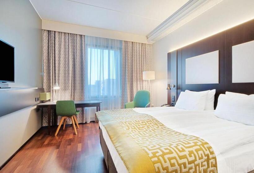 Standardzimmer mit Doppelbett, Holiday Inn Helsinki West   Ruoholahti, An Ihg