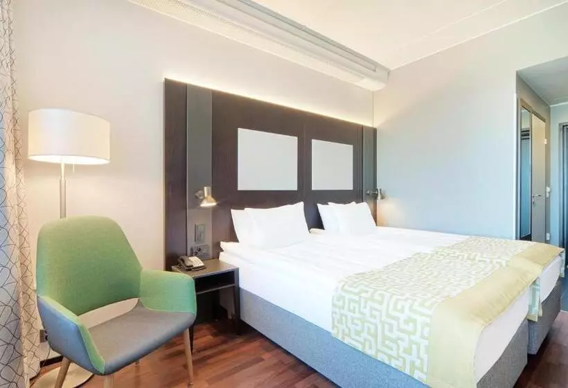 اتاق استاندارد با چشم‌انداز, Holiday Inn Helsinki West   Ruoholahti, An Ihg