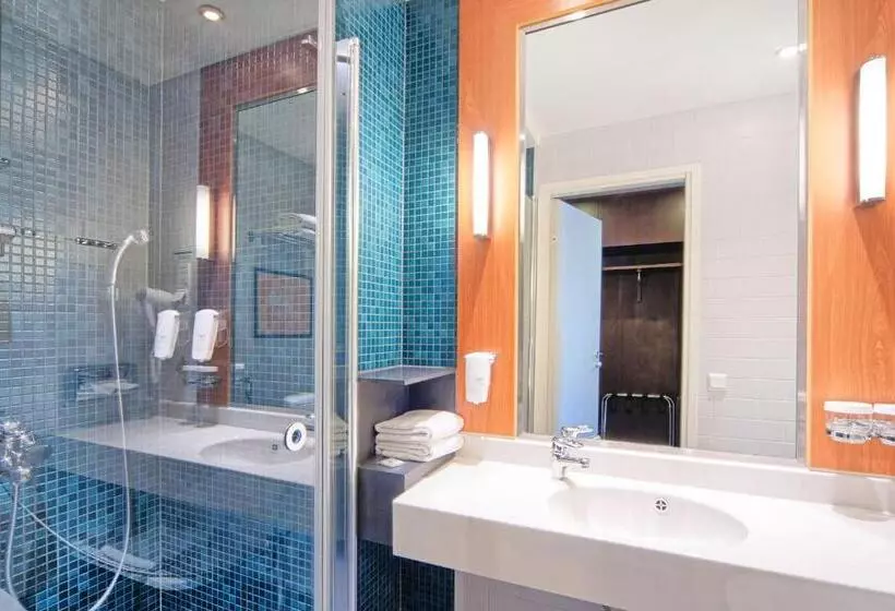اتاق استاندارد با چشم‌انداز, Holiday Inn Helsinki West   Ruoholahti, An Ihg