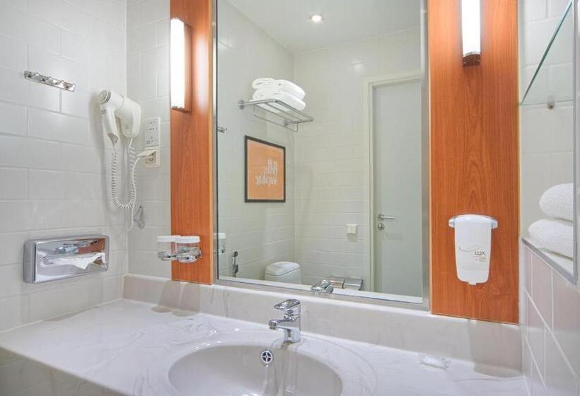 Standardzimmer Kingsize Bett, Holiday Inn Helsinki West   Ruoholahti, An Ihg