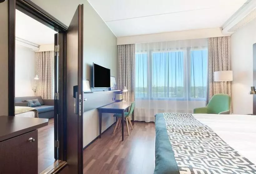 اتاق استاندارد با تخت بزرگ, Holiday Inn Helsinki West   Ruoholahti, An Ihg