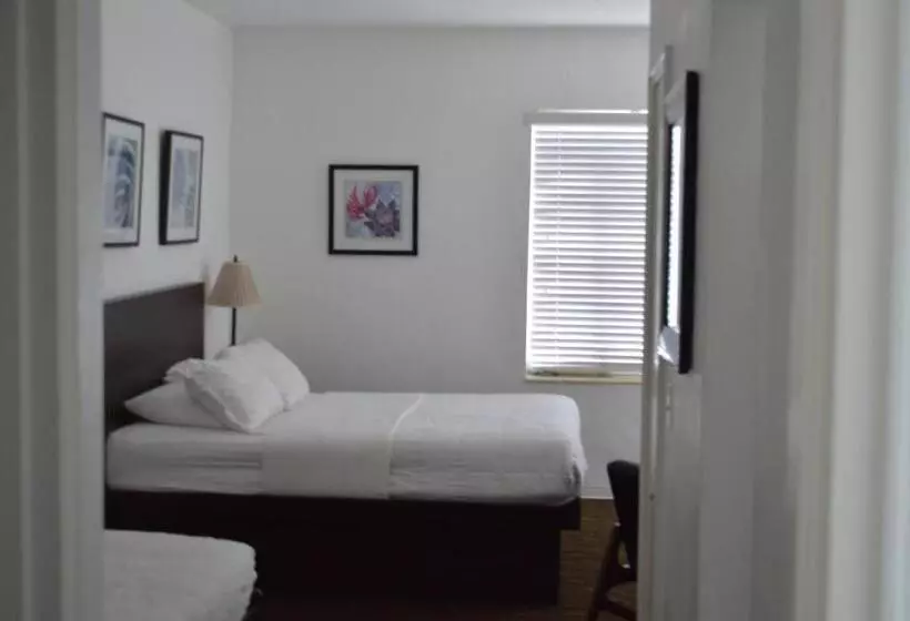 سوییت, Island House South Beach