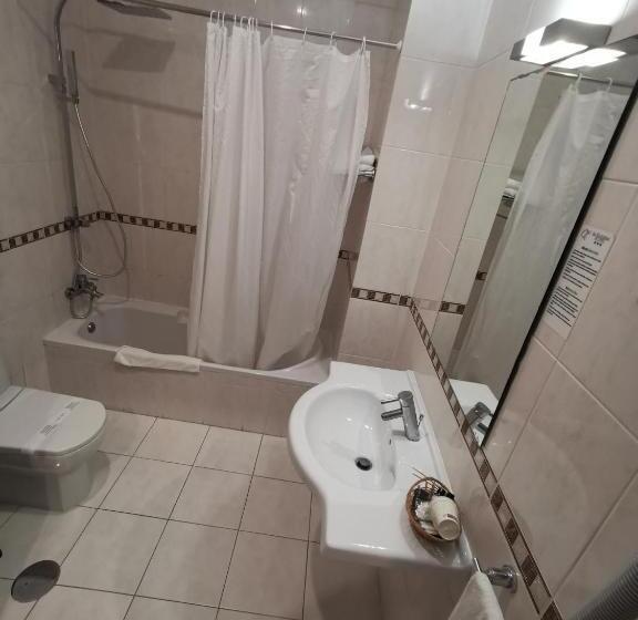 Семейный Номер, La Fontaine