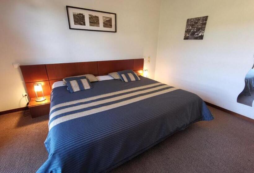 Семейный Номер, La Fontaine