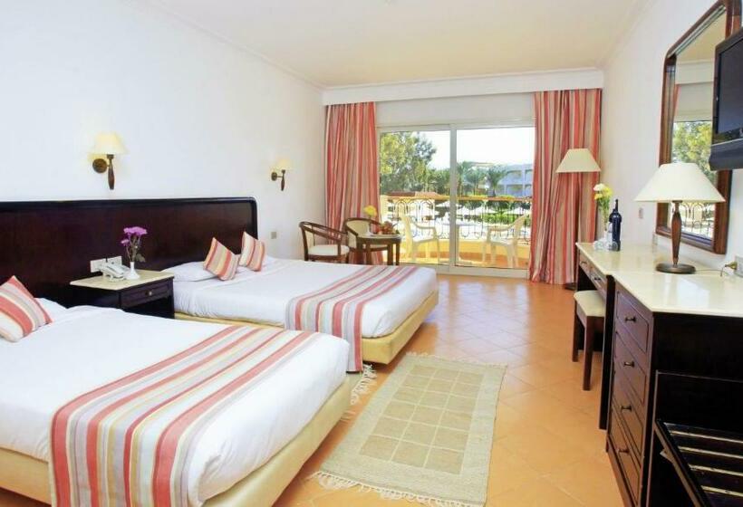 Chambre Familiale Vue Piscine, Labranda Royal Makadi