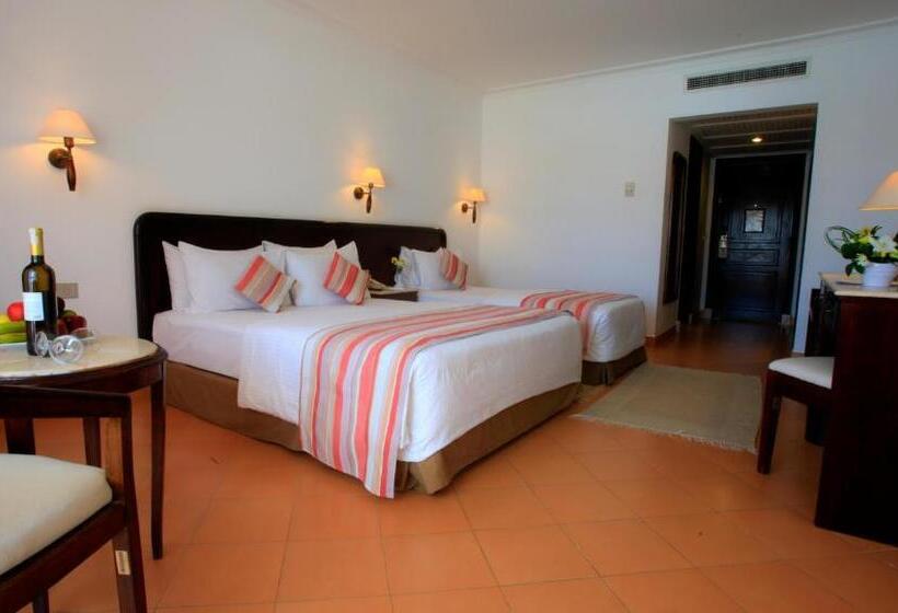 اتاق خانوادگی با چشم‌انداز استخر, JAZ Royal Palmariva