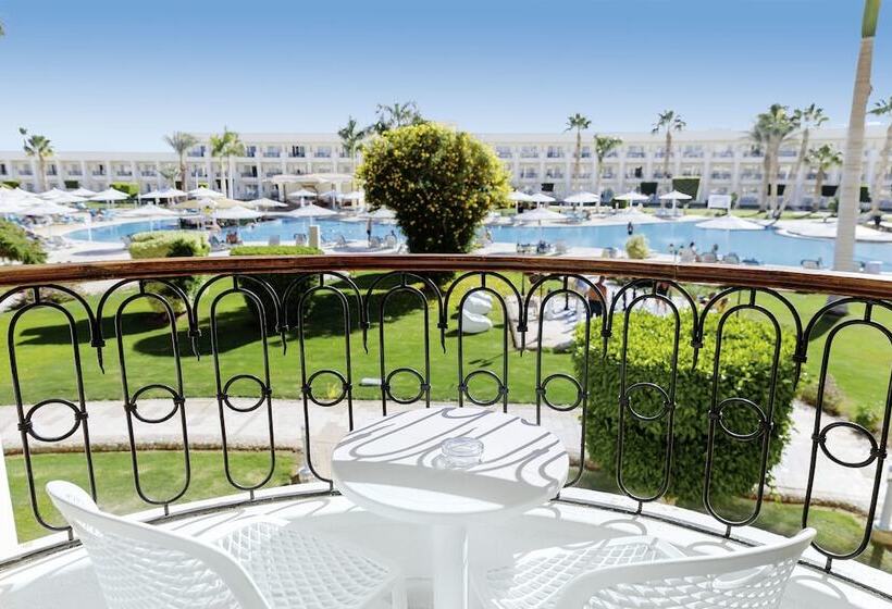 Chambre Familiale Vue Piscine, Labranda Royal Makadi
