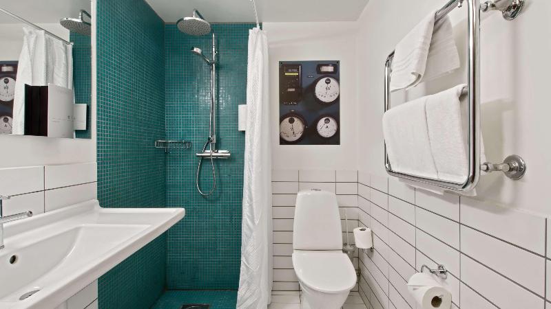 اتاق خانوادگی با چشم‌انداز استخر, JAZ Royal Palmariva