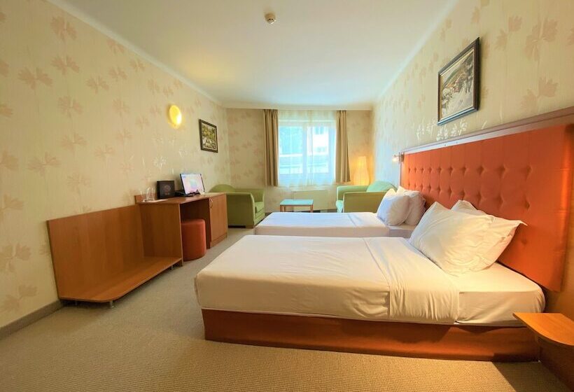 高级大房间, Light