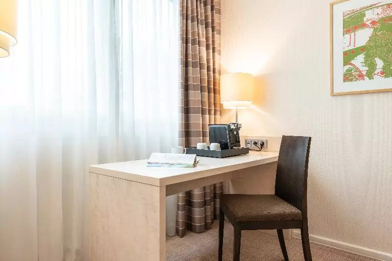 اتاق استاندارد سه نفره, Select Hotel Mainz