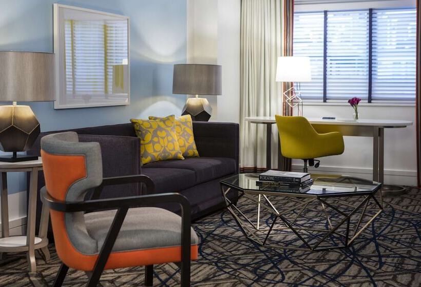 デラックススイート, The Royal Sonesta Washington Dc Dupont Circle
