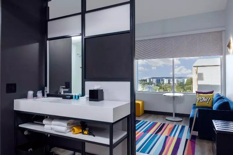 استودیوی پریمیوم, The Royal Sonesta Washington Dc Dupont Circle