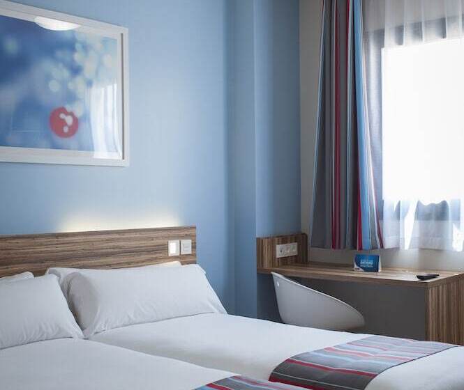 اتاق استاندارد, Travelodge Barcelona Fira