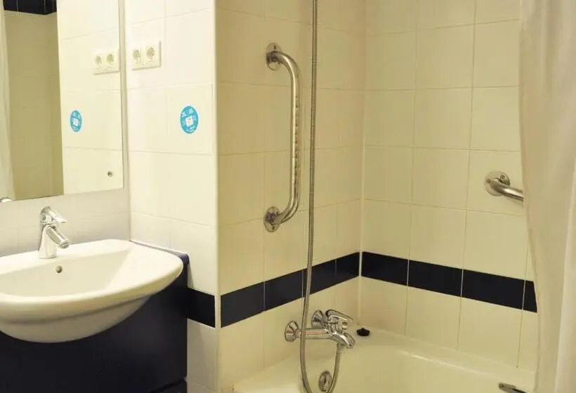 اتاق خانوادگی, Travelodge Barcelona Fira