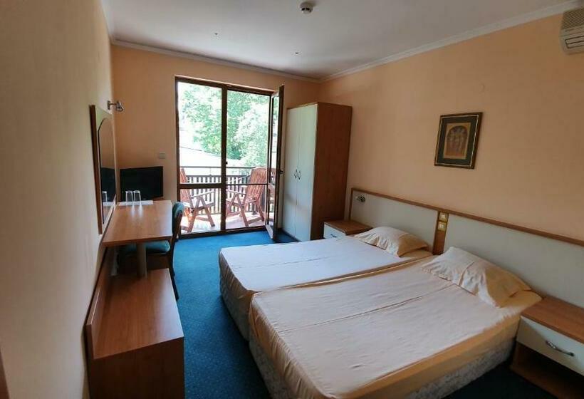 Номер Стандарт с Балконом, Villa Bora
