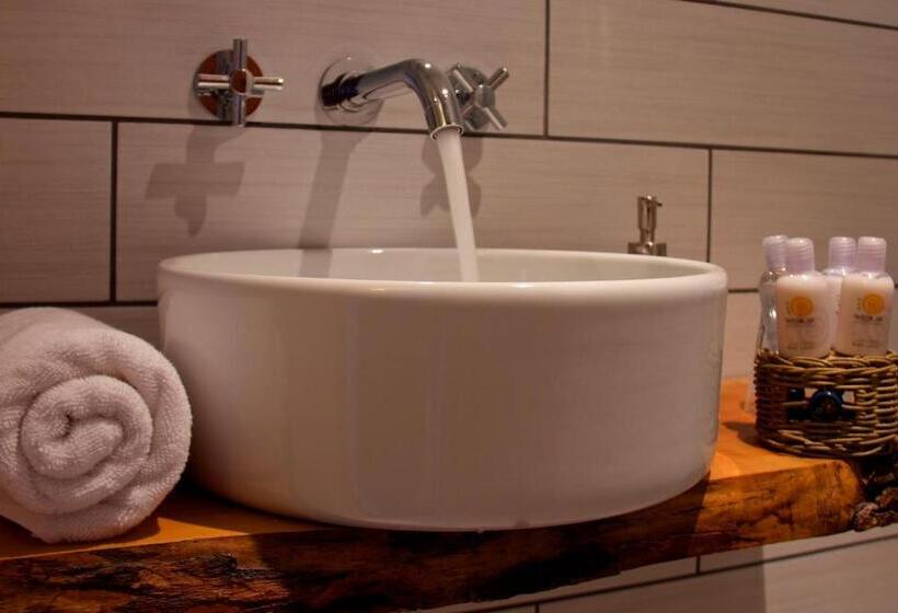 חדר סטנדרט לשלושה, Weskar Lodge