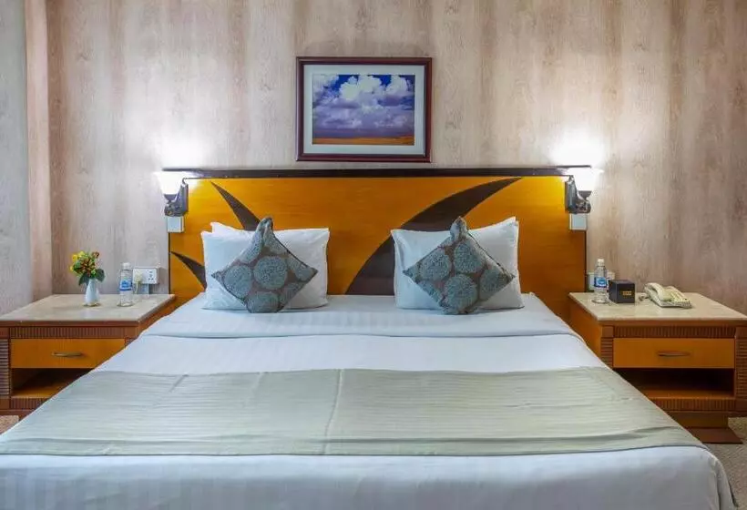 سوییت جونیور, The Park Hotel Formerly Al Jawhara Gardens