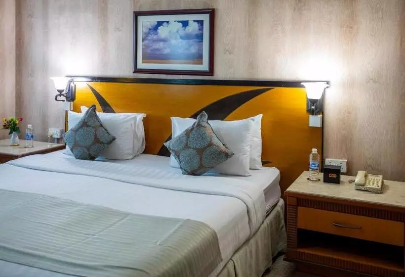 سوییت جونیور, The Park Hotel Formerly Al Jawhara Gardens