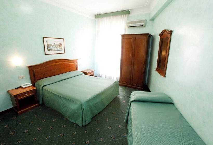 חדר סטנדרט לשלושה, Adriatic