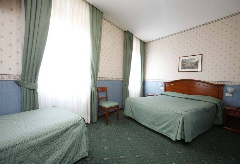 חדר סטנדרט לשלושה, Adriatic