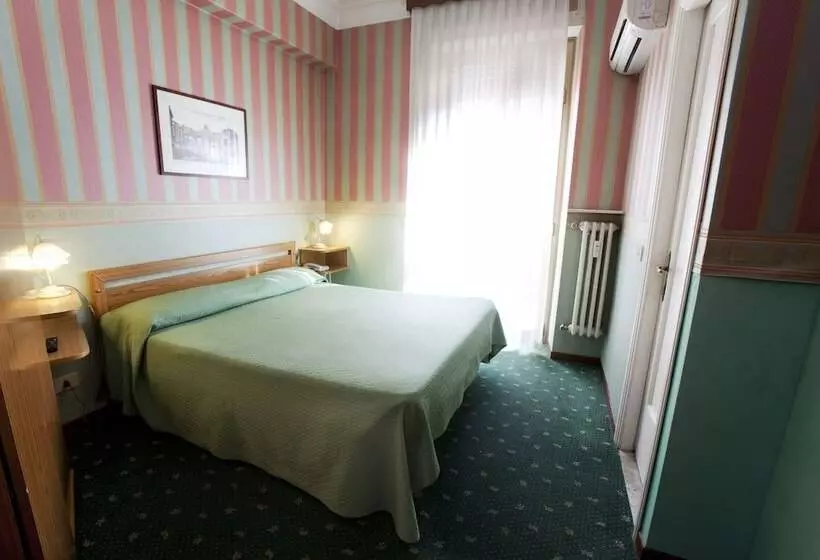スタンダード４人部屋, Adriatic
