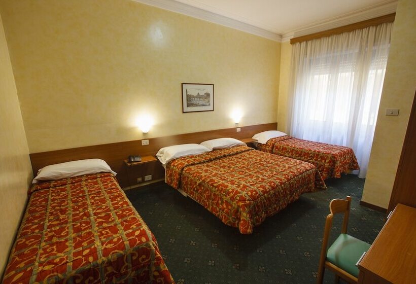 חדר סטנדרט לארבעה, Adriatic