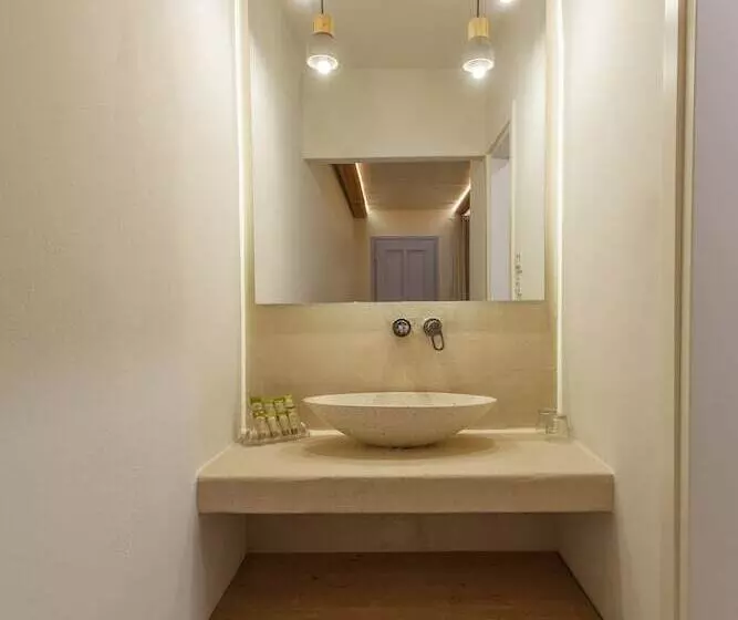 اتاق استاندارد با چشم‌انداز استخر, Aeolos Resort