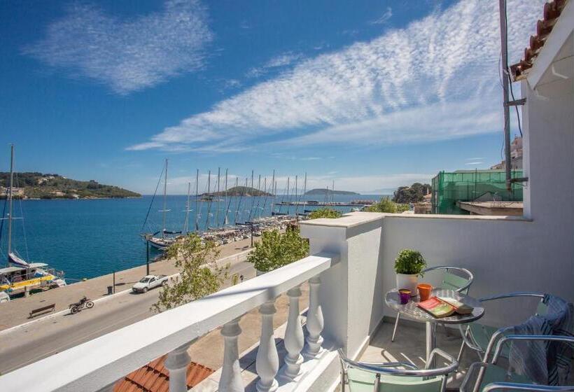 침실 1개 바다 전망 아파트, Akti