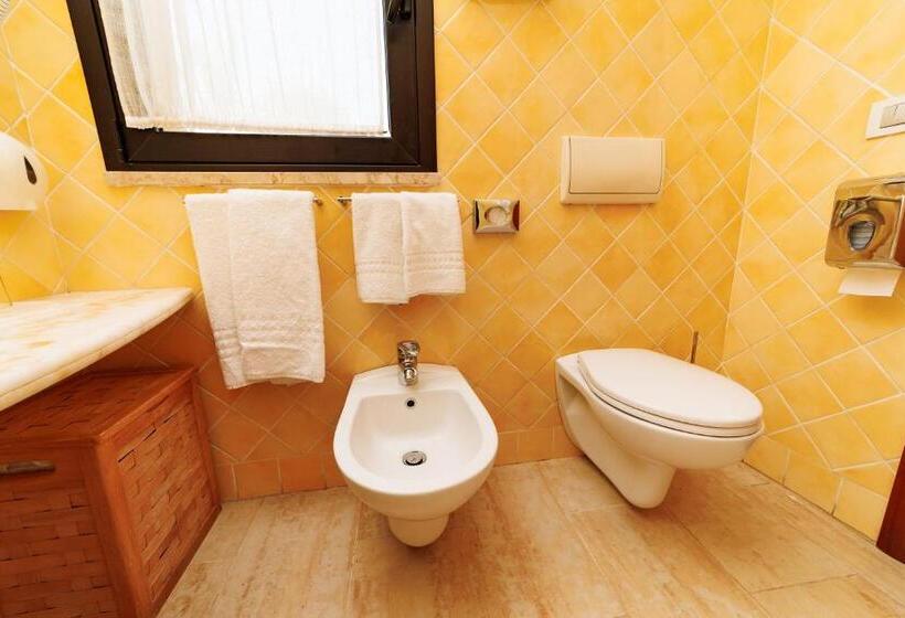 高级三人间, Alberi del Paradiso