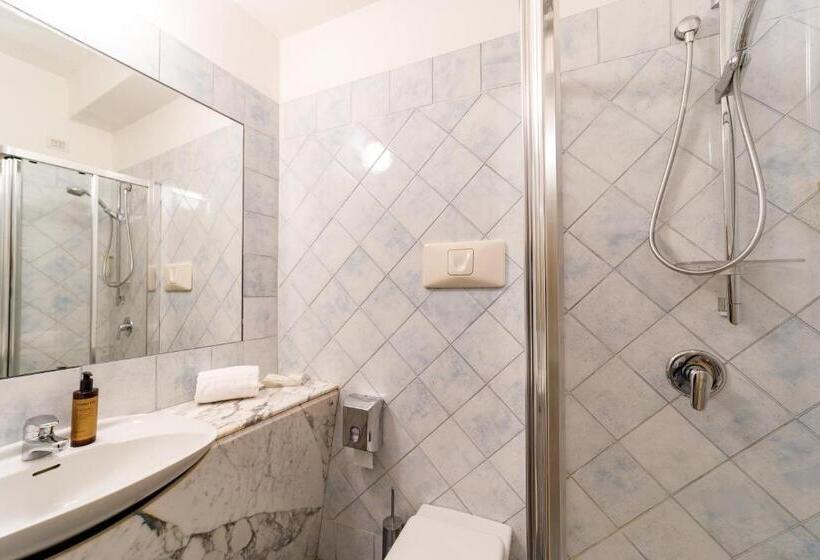 高级三人间, Alberi del Paradiso