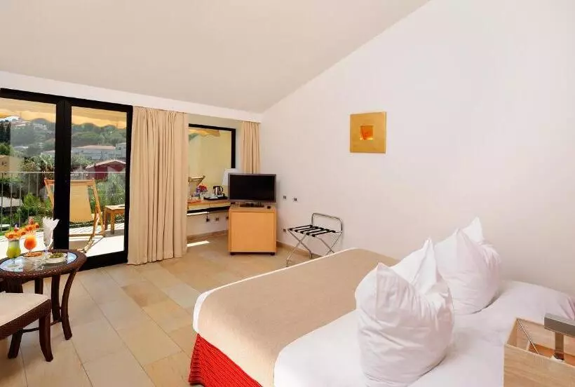 Triple Room Sea View, Alberi del Paradiso
