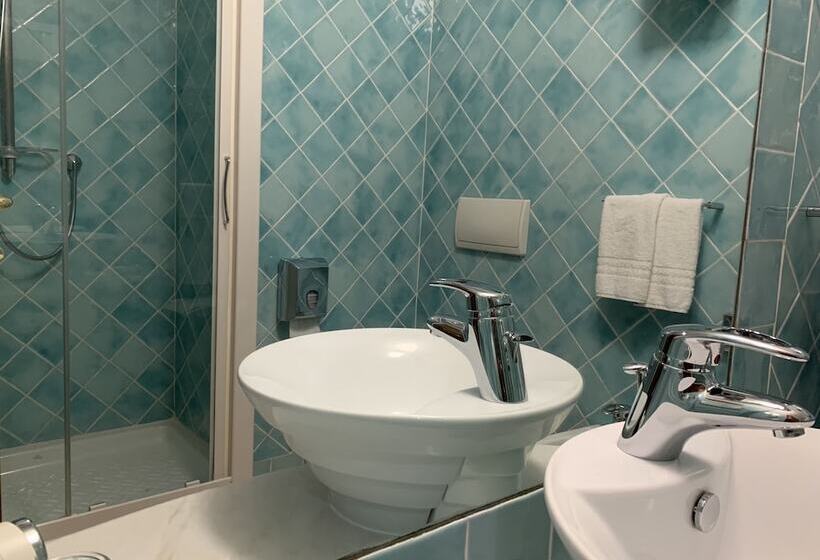 舒适型房间, Alberi del Paradiso