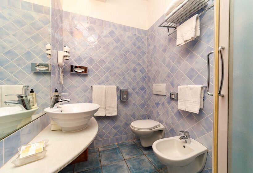 豪华三人间, Alberi del Paradiso