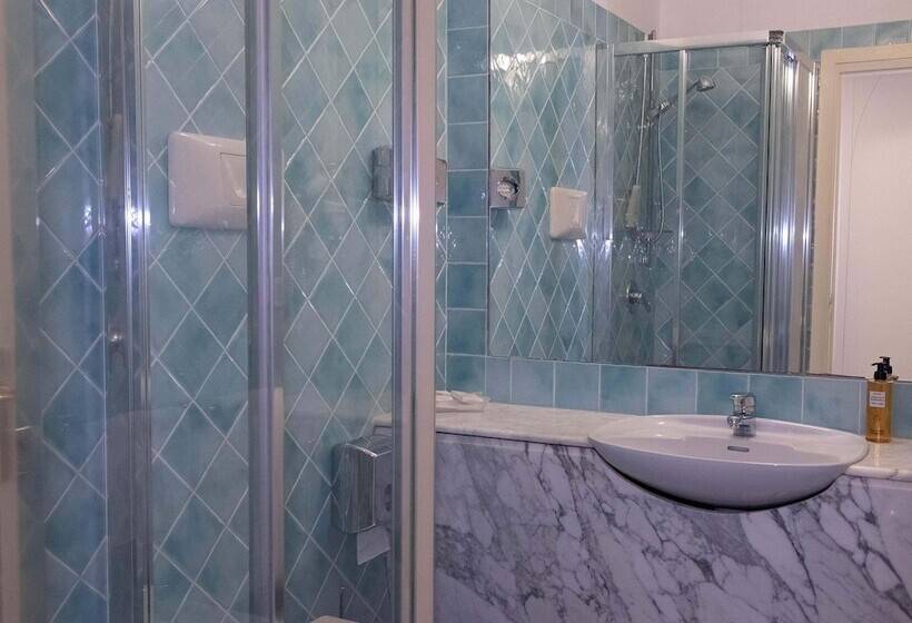 高级三人间, Alberi del Paradiso