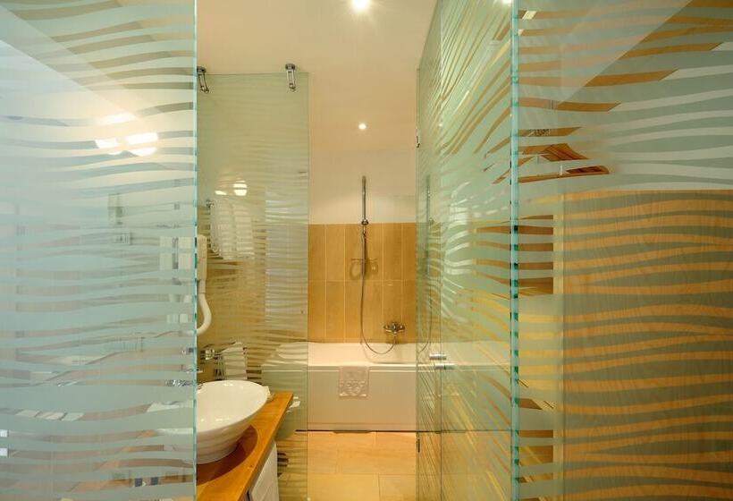 Triple Room Sea View, Alberi del Paradiso