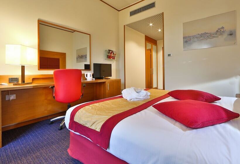 스탠다드 룸, Crowne Plaza Venice East, An Ihg