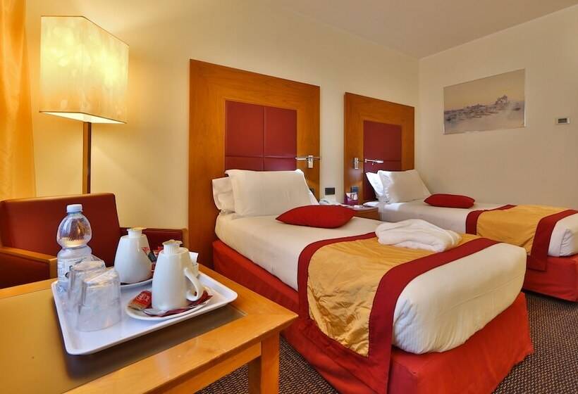 장애인을 위한 스탠다드 룸, Crowne Plaza Venice East, An Ihg