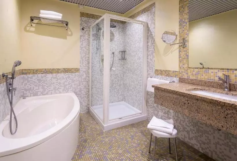 ファミリールーム, Crowne Plaza Venice East, An Ihg