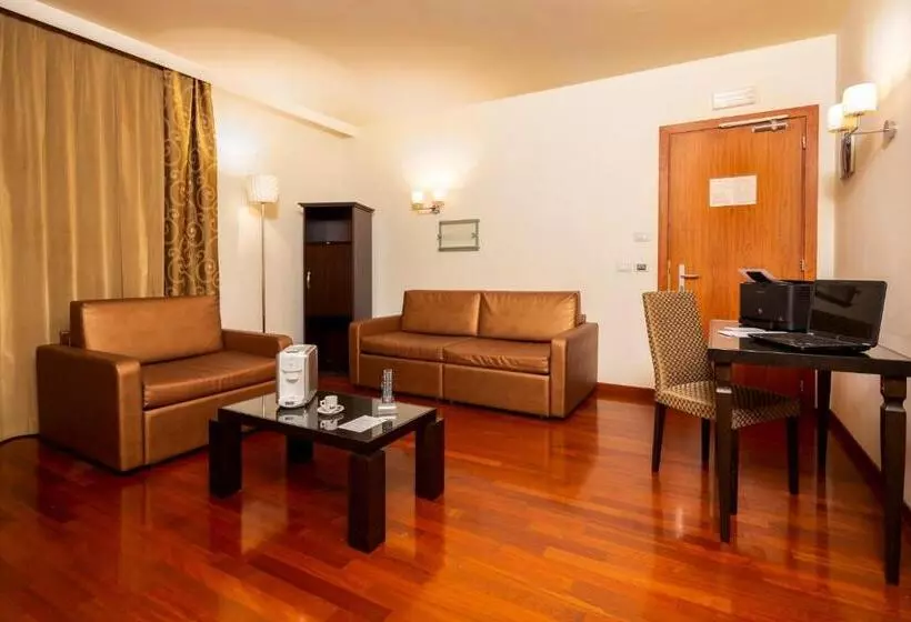 スイート（家族用）, Crowne Plaza Venice East, An Ihg