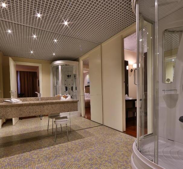 패밀리 스위트, Crowne Plaza Venice East, An Ihg
