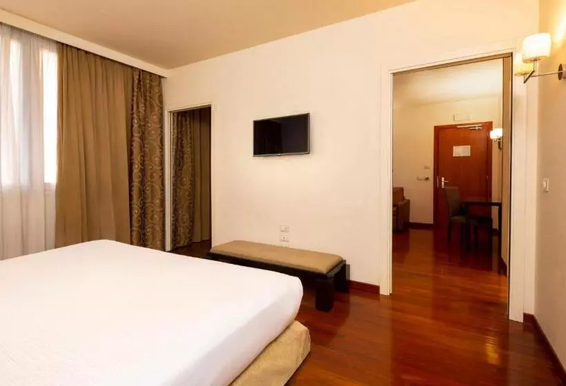 スイート（家族用）, Crowne Plaza Venice East, An Ihg