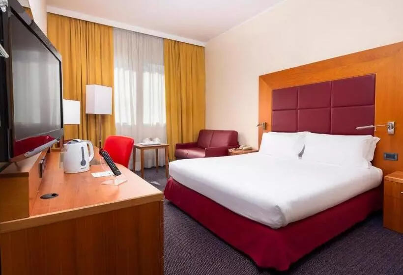 スタンダードトリプルルーム, Crowne Plaza Venice East, An Ihg