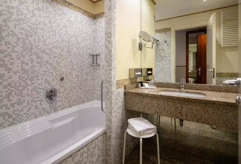 スタンダードトリプルルーム, Crowne Plaza Venice East, An Ihg