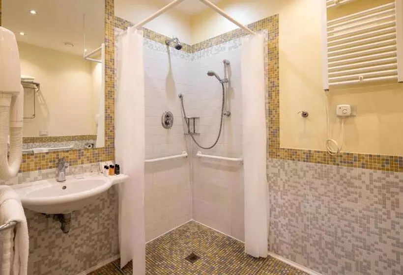 身障者適用スタンダードルーム, Crowne Plaza Venice East, An Ihg